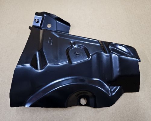 Tesla Model Y Rechter Onder Vleugelbeugel 32x32x8 Zwart IJzer